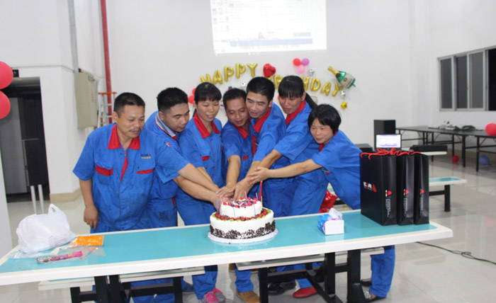 专业空压机厂家艾高举行员工生日会